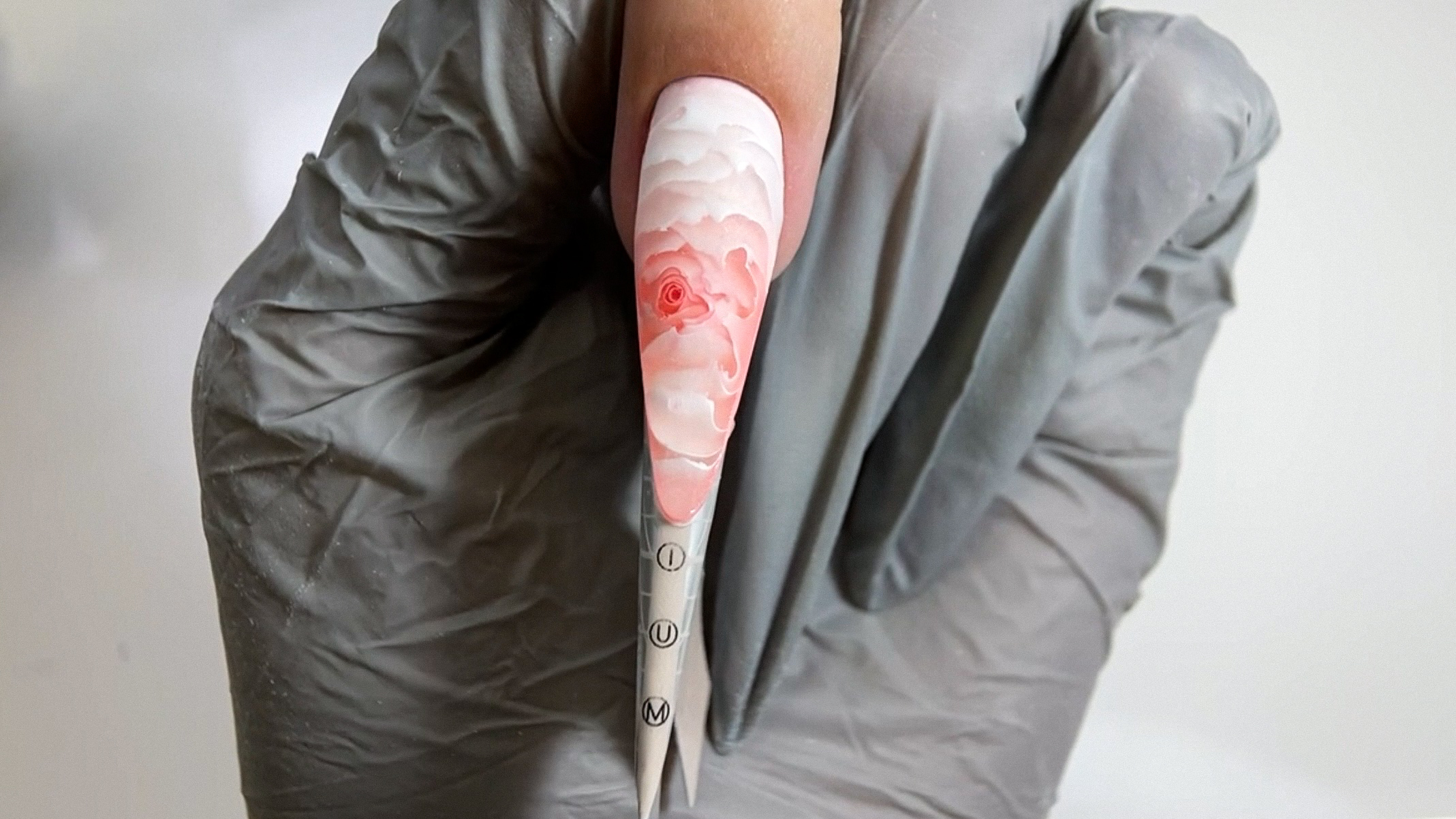 Video lesson on statement 3D nail art